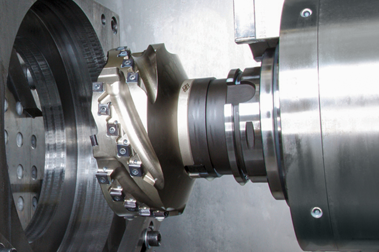 A milling cutter from MAPAL in use in the machine.